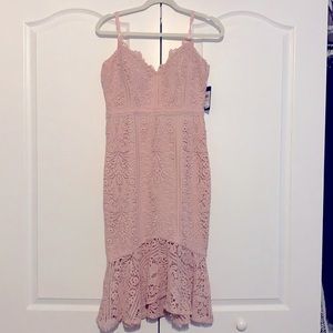 Guess Lace Flounce Hem in Rose Quartz - Size 6 NWT